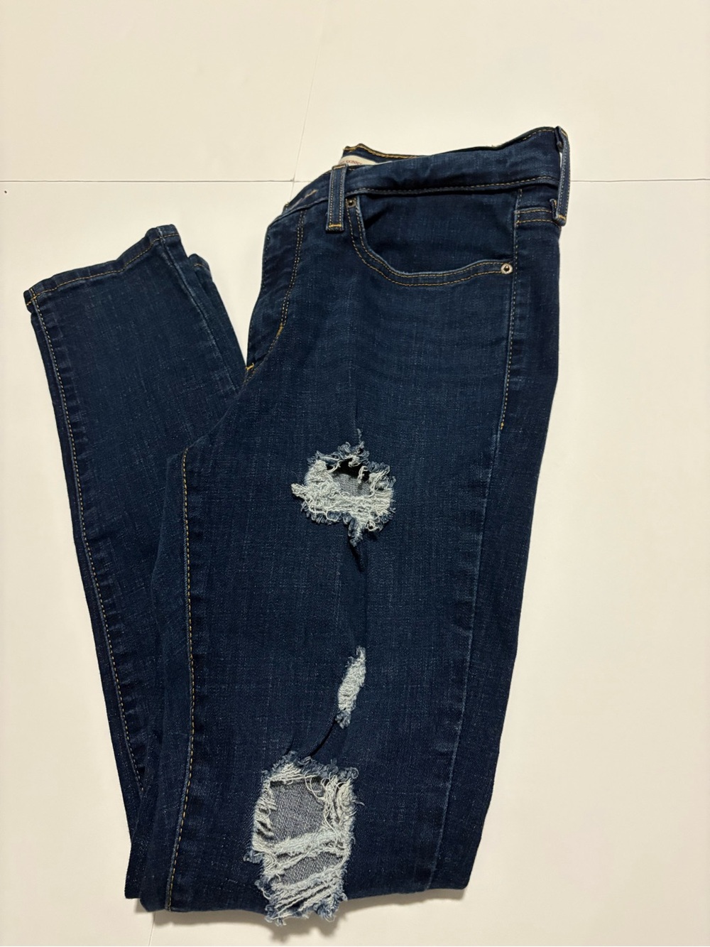 Levi’s 311 Shaping Skinny Distressed Jeans Size 27 Dark Wash